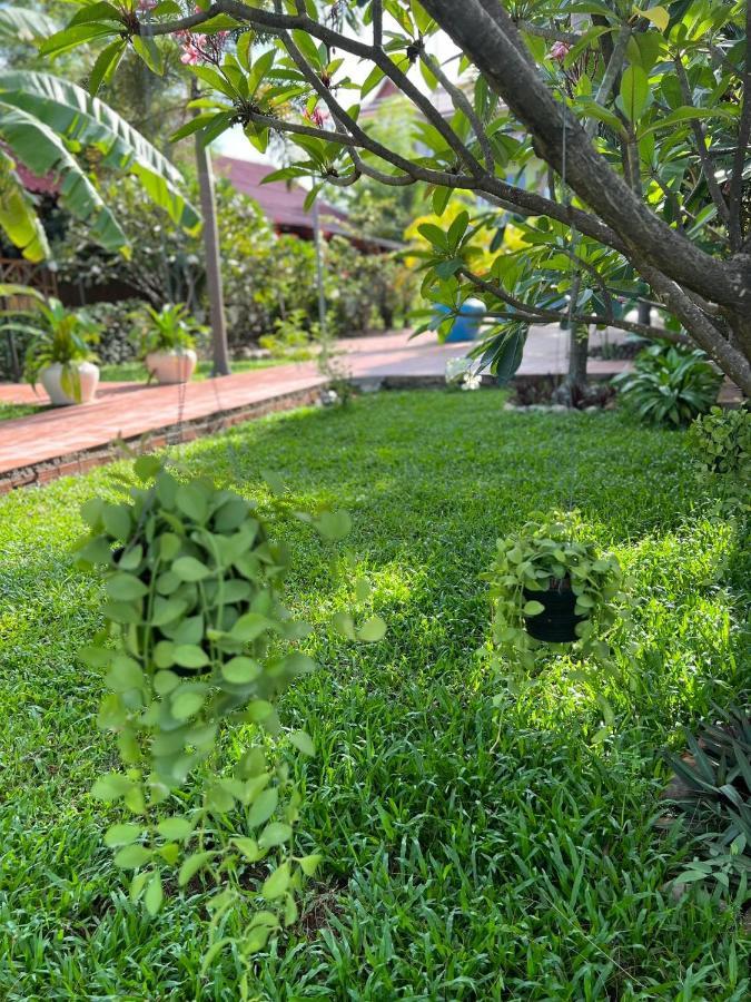 The Moon Kampot Boutique Hotel Ngoại thất bức ảnh