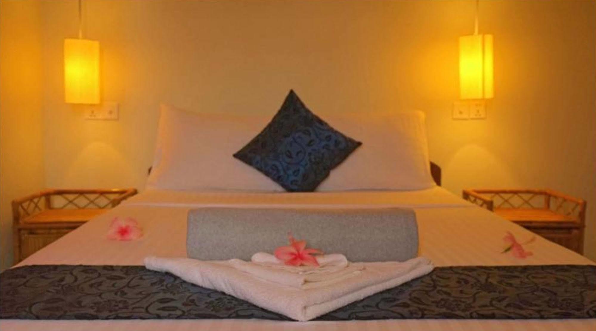 The Moon Kampot Boutique Hotel Ngoại thất bức ảnh