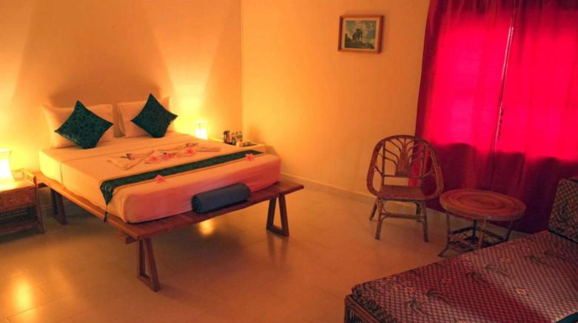 The Moon Kampot Boutique Hotel Ngoại thất bức ảnh